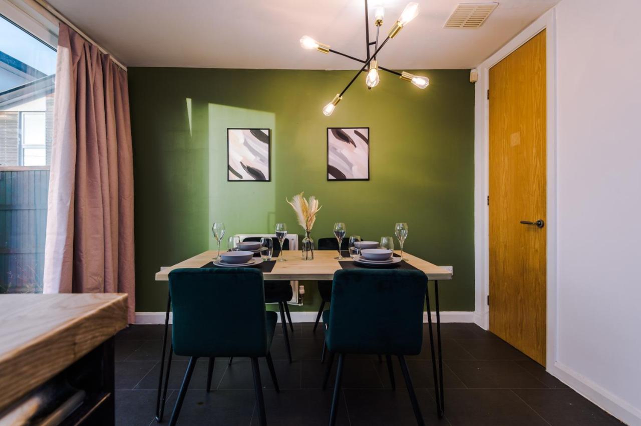 Rest&Recharge At A Spacious Townhouse By The Etihad Manchester Extérieur photo